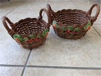 2 matching baskets with carrots and tomatoes