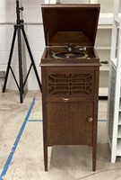 43 x 19 x 22 antique silver tone phonograph