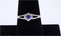 10K white gold blue sapphire ring, size 8 1/2