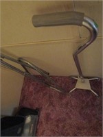 HANDICAP CANE (4 PRONG) WITH PORTABLE HANGER