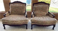 91 - PAIR OF MATCHING ARMCHAIRS 1 W/ PILLOW
