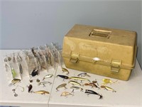 40+ Vintage Lures & Tacklebox