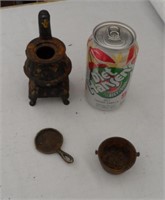 Mini Cast Iron Stove with Frying Pan and Pot