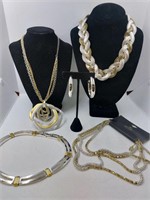 5 Piece Lot of Silver & Gold Toned Jewelry