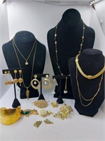 Vintage Gold Toned Brooches, Earrings & Necklaces