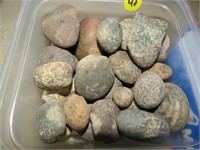 TUB OF NATIVE AMERICAN STONE ARTIFACTS