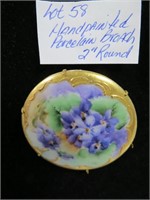 Beautiful 2 in handpainted porcelain broach