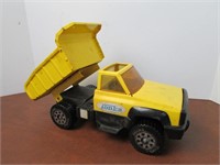 Classic Yellow Tonka Metal and Plastic Dump Truck