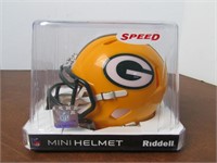 NEW Green Bay Packers Riddell Mini Helmet