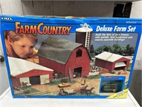ERTL Farm Country Deluxe Farm Set 229 pcs