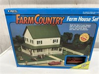 ERTL Farm Country Farm House Set 40 pcs