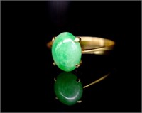 Vintage jade set 14ct yellow gold ring