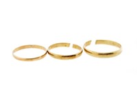 Three early 20th C. yellow gold rings