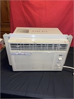 Window air conditioner 5000 BTU works