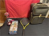 Suitcase, tennis racket doll of the world Barbie