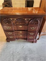 Thomasville Wooden Chest of Drawers