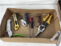 Tool Lot with Pocket Knife