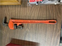 18 iNch Pipe wrench