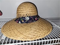 Small Sun Hat (garage)