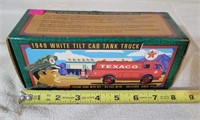 Texaco 1949 White Tilt Cab Truck Die-cast (Garage)