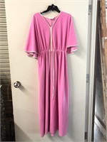 Vanity Fair 1970's Pink Robe