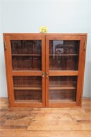Oak Display Cabinet / Case w/ Shelf 34"T 35"W