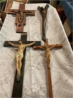 4 Jesus Crosses