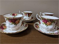 4 OLD COUNTRY ROSE CUPS & SAUCERS