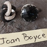 Q - LOT OF 2 JOAN BOYCE RINGS (T75)