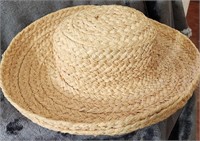 Q - LADIES' STRAW HAT (Z21)