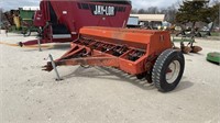 International 5100 Soybean Special 12 Ft Drill