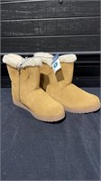 Women’s Cat Mid Shearling Style Boots Size 9w