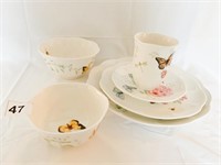 UNUSED BUTTERFLY MEADOW CHINA SET SERVICE FOR 8