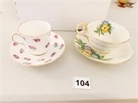 2 CUPS/SAUCERS