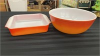 One Large Pyrex Ombre Nesting Mixing Bowl and