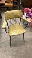 Vintage Metal/Vinyl Green Chair 

(Wear & Tear)