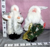 2 Santa Figures
