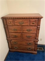 Wooden 5-Drawer Dresser.