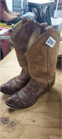 LARRY MAHAN BOOTS SIZE 8 1/2D USED