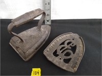 Cast iron flat iron & trivet Enterprize