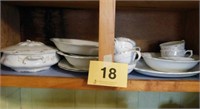 Bottom shelf: 14 pieces vintage, The Imperial,