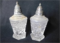 Vintage salt and pepper shakers: pattern glass -