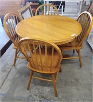 OAK TABLE AND 4 WINDSOR BACK CHAIRS