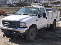 2004 Ford F-350 4x4 w/ Service Bed