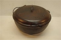 GRISWOLD Lid and LO Cast Iron Kettle