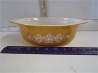 PYREX BUTTERFLY GOLD OVAL DISH