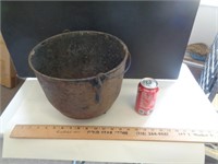 FOOTED CAST IRON POT