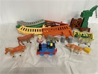 Train toy set including farm landscape props