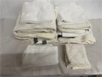 White Bath towels (8) and Hand towels (4)