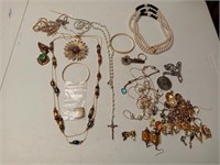 OF) Lot of assorted nice jewelry